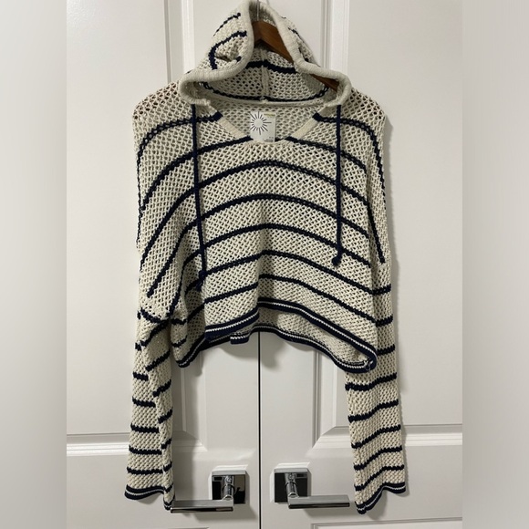 # 209-AERIE- offline cropped crocheted hoodie - Picture 3 of 6